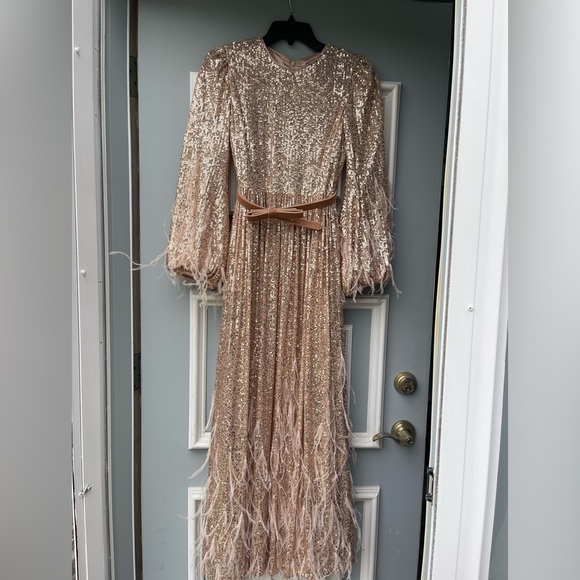 Formal dress - Picture 4 of 10